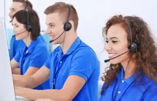 Диспетчер за работой в логистическом центре